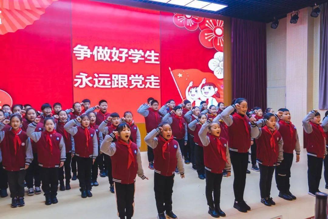 痤疮怎么治才能彻底根除,青春痘在医学上称作痤疮,高发阶段是青春发育期